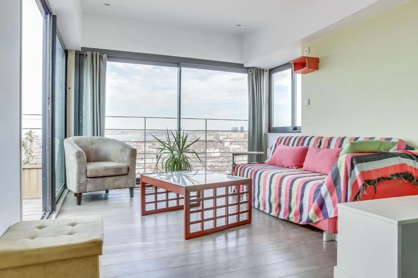 Loft Terrasse Vue Mer Au Coeur De Marseille France